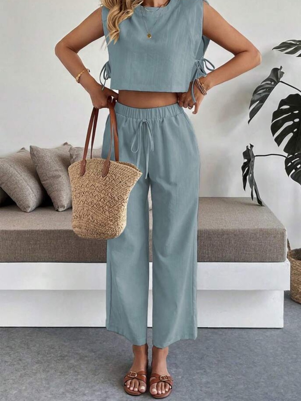 Sleeveless Crop Top & Wide-Leg Pants Set - Blue - Picture 2 of 6
